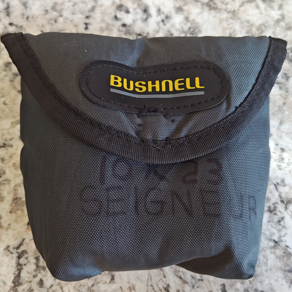 Bushnell Binoculars 8x23 13-8230 Compact Black Case Strap Japan 365FT/1000YDS